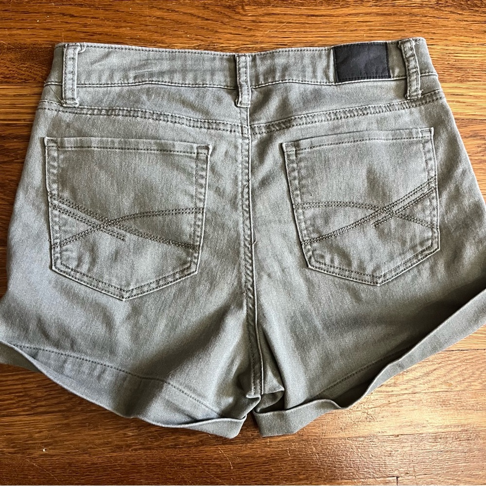 Aeropostale micro shorts 8 high waisted midi army green - Picture 5 of 8